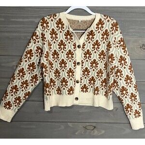Womens Boutique Sweater Cardigan NWT Medium Cozy Soft Preppy Winter